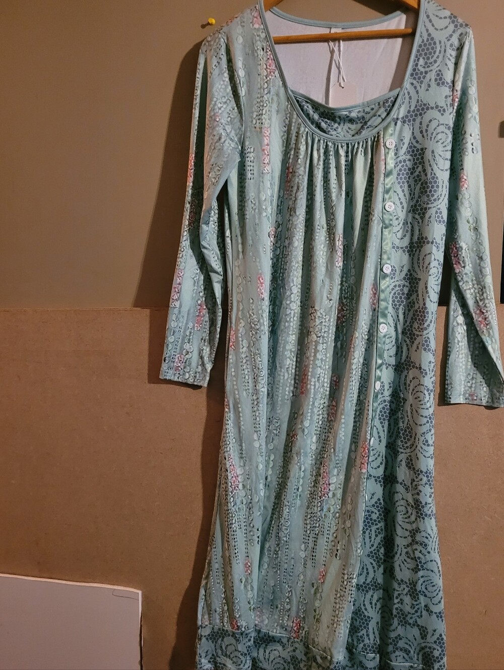 Light Mint Green Long Button-Front Dress with Subtle Floral Print M
